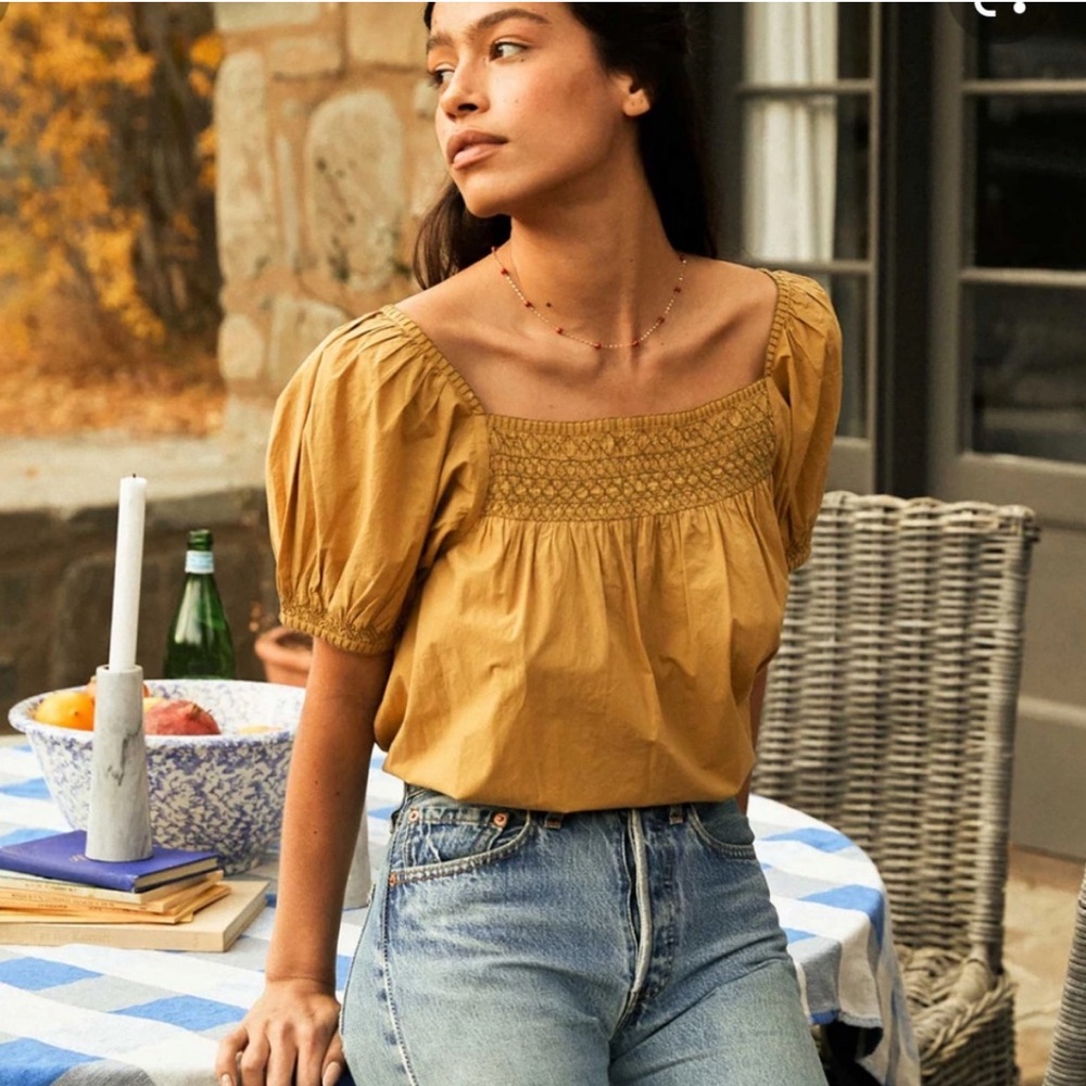 Doen Gail top in “wheat” w embroidery size S
